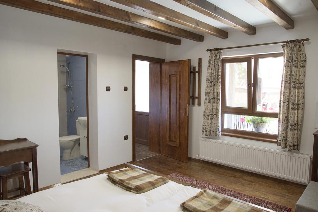 Guest House Zlateya Madara Exteriör bild